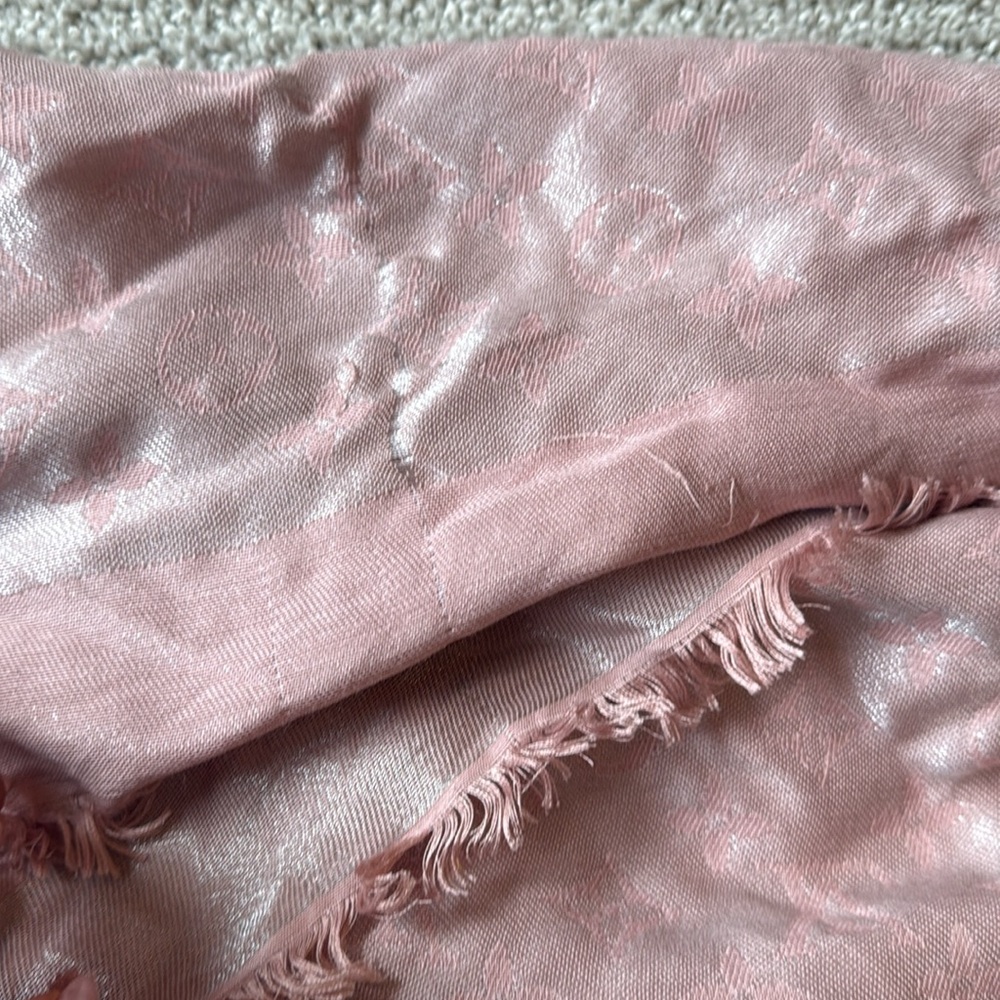 Authentic Pink Louis Vuitton scarf 💕 - Picture 15 of 15